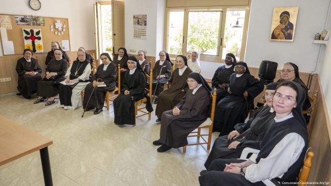 trobada_comunitats_religioses_010-2048×1154