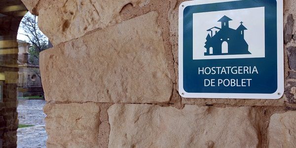 HOSTATGERIA-DE-POBLET-02.-Acceso-principal