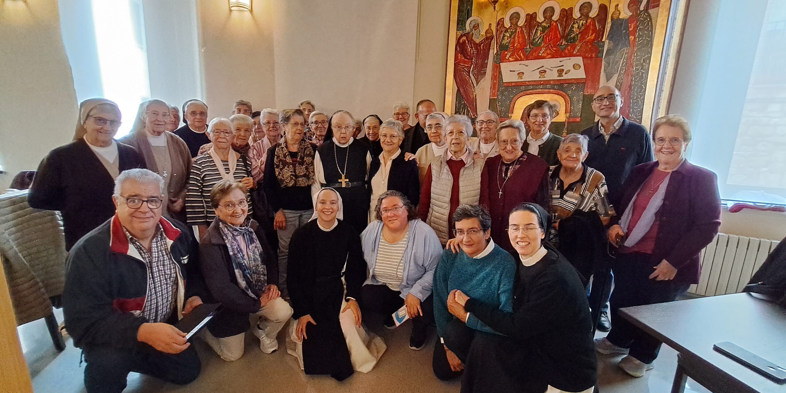 ELS RELIGIOSOS I RELIGIOSES DE L’ARXIDIÒCESI CELEBREN UNA JORNADA DE CONVIVÈNCIA A VALLBONA DE LES MONGES