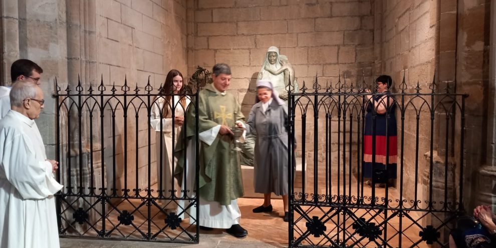 comiat religioses de la sagarada familia a Cervera