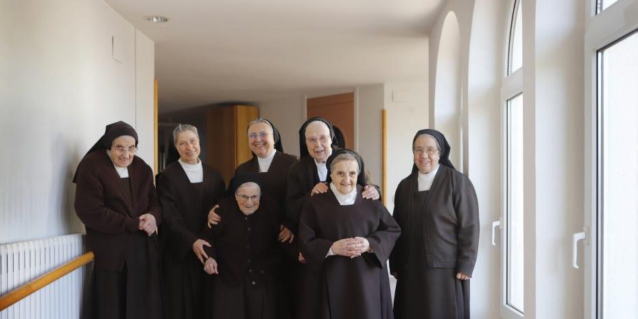Terrassa despide a las carmelitas descalzas