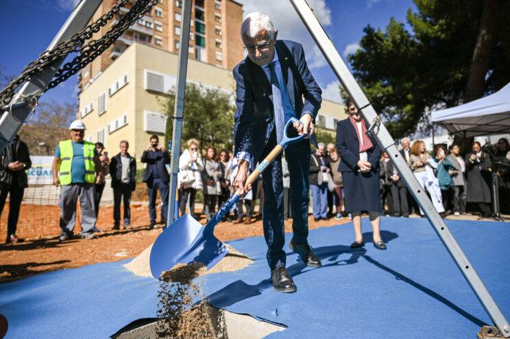 Germanes Hospitalàries col·loca la primera pedra del nou centre d'atenció intermèdia integrada a Barcelona