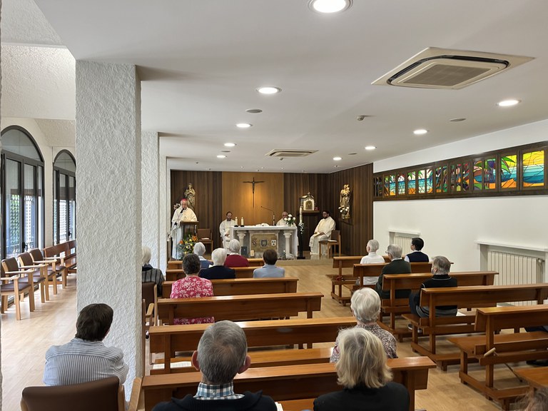 El bisbe Salvador celebra la Missa a la Companyia de Maria de Cardedeu amb motiu dels 75 anys de canonització de la seva fundadora