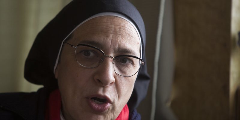 Conversa entre Òscar Camps i Sor Lucia Caram al vaixell Astral, d’Open Arms, al Port de Badalona. Suplement dels 10 anys de la fusió entre El Punt i l’Avui.