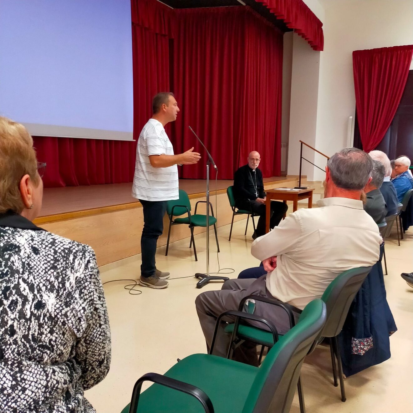 Un centenar de participants en la trobada d'inici de curs de la vida consagrada de Girona