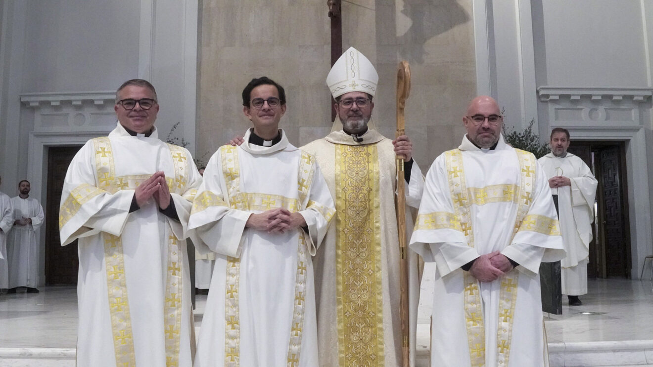 Dos jesuïtes catalans reben l’ordenació diaconal