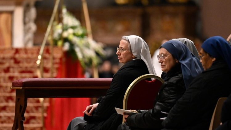 Sor Brambilla: La vida consagrada laboratori del ＂nosaltres”