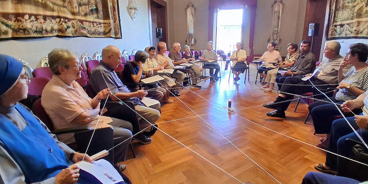 Els superiors de les comunitats de vida activa celebren la primera trobada del curs