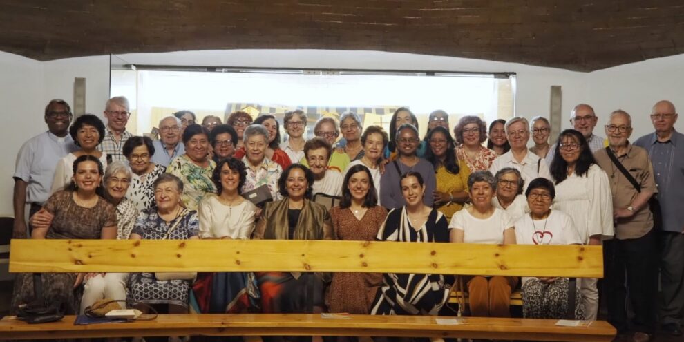 L’Institut Secular Filiació Cordimariana celebra a Vic els 175 anys de la publicació del seu llibre fundacional