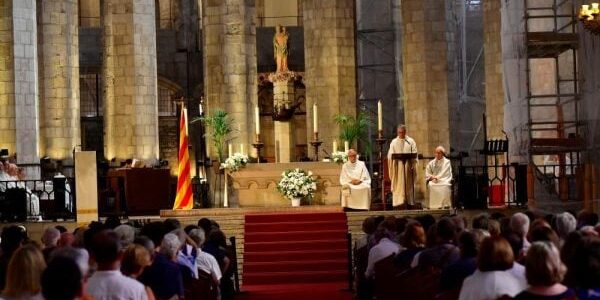 La missa de la Diada a Santa Maria del Mar, amb el monjo Bernabé Dalmau