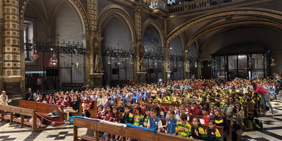 550 nens de les escoles manyanetianes celebren els 1000 anys de l’Abadia de Montserrat