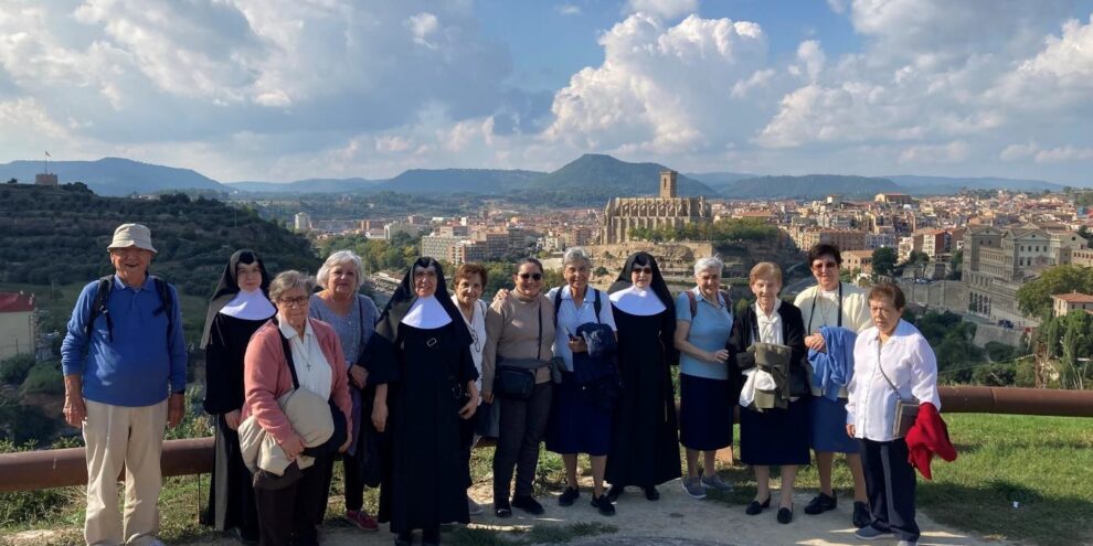 Una vintena de religiosos de la diòcesi visiten el Santuari de la Cova de Sant Ignasi de Manresa