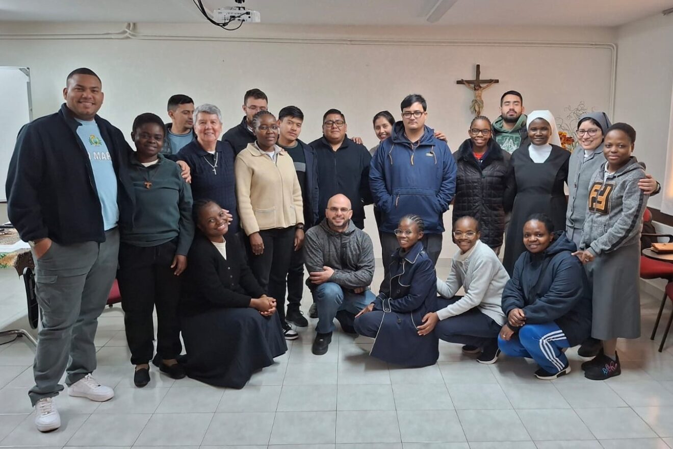 La Formació Inicial obre l’Advent amb un taller d’escolta