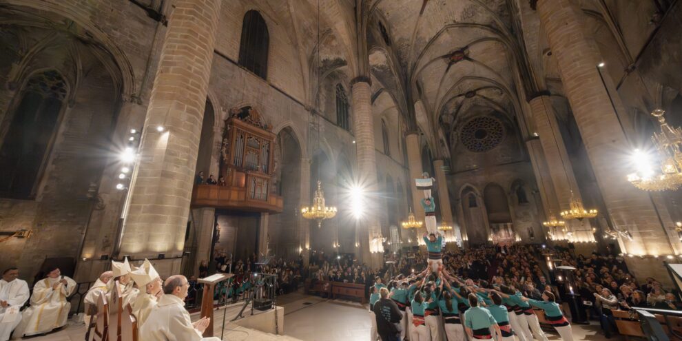 La família teresiana celebra a Santa Maria del Mar els 150 anys de la Companyia de Santa Teresa de Jesús