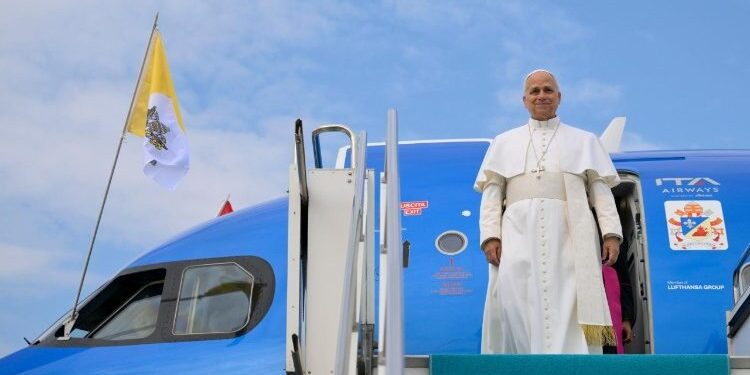 Papa reanuda sus viajes