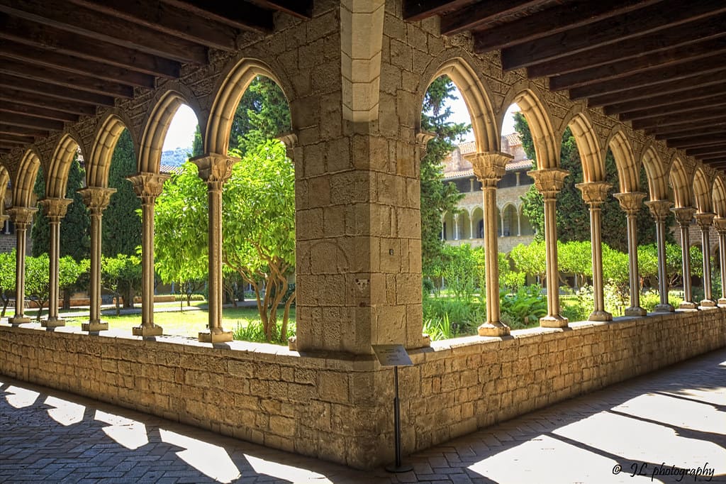 L'Arxiu del Reial Monestir de Santa Maria de Pedralbes de Barcelona, declarat Bé Cultural d'Interès Nacional