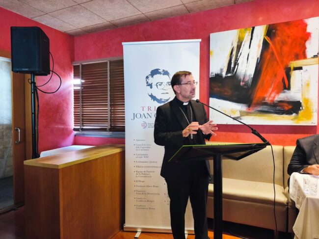 Cardenal José Cobo Cal passar de la polarització a la polifonia