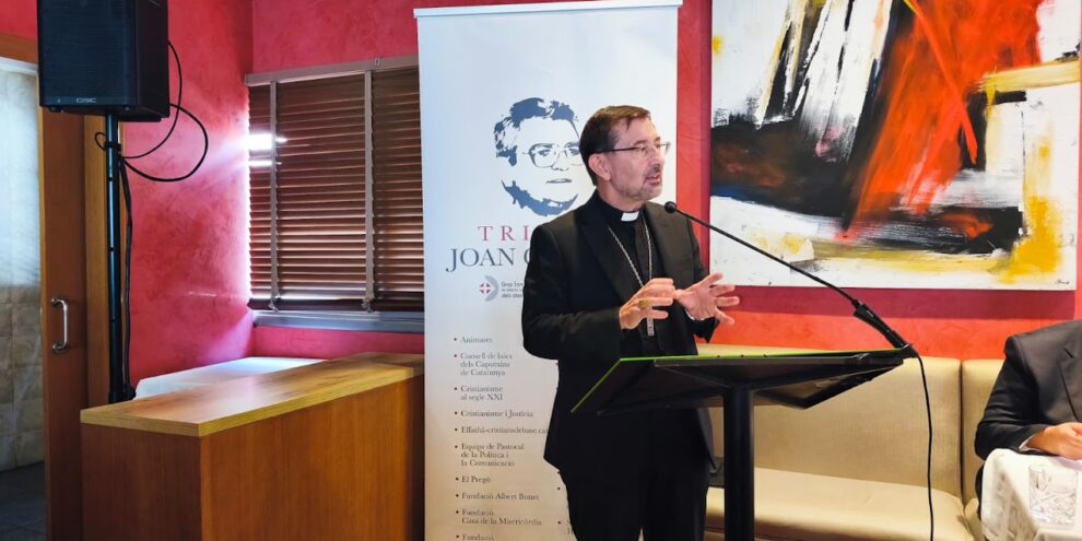 Cardenal José Cobo Cal passar de la polarització a la polifonia