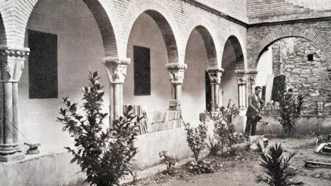 El claustre, la joia del convent de les monges caputxines de Manresa