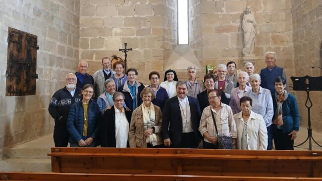Religiosos comparteixen una jornada de convivència a Poblet i Montblanc